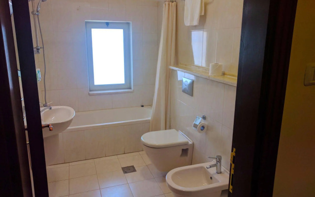 Alhambra Palace Hotel Suites