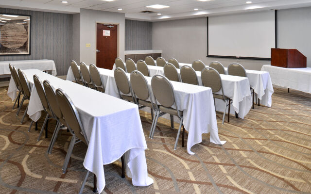 Holiday Inn Express Hotel & Suites Lafayette by IHG