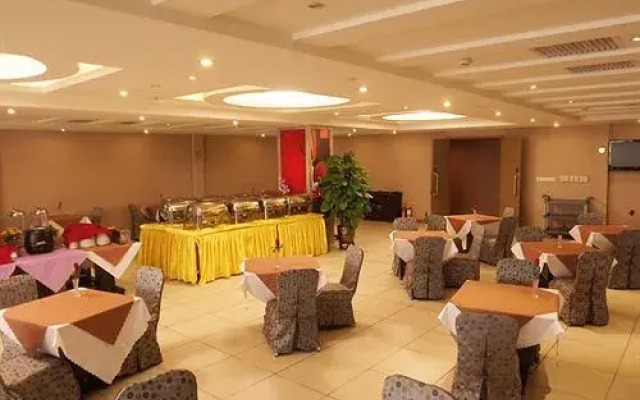 Kinson Hotel