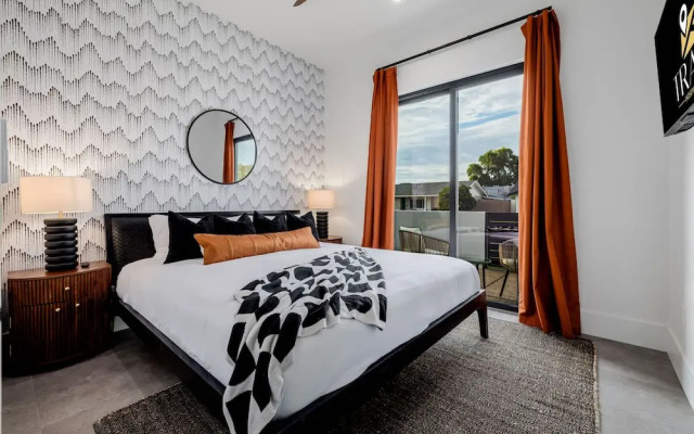 The Carlisle Experience 4 Showers Heated Pool