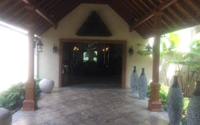 Radisson Plaza Resort & Spa