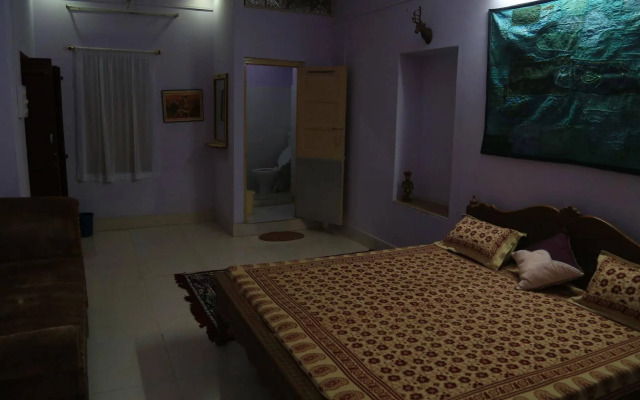 Arya Haveli Hotel