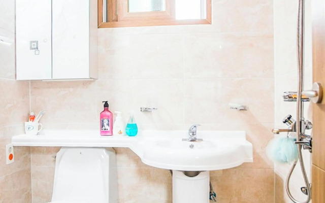 Damyang Lara 345 Pension