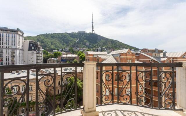 Central Cosy 5BD-5BATH Apartment