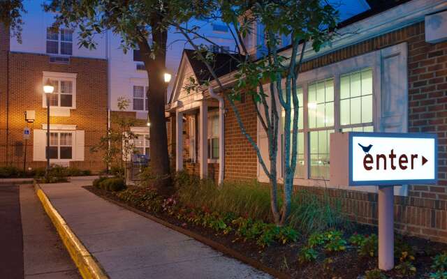 Sonesta Simply Suites Falls Church