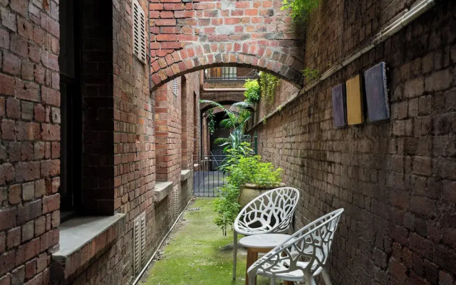 Gordon House Apartments