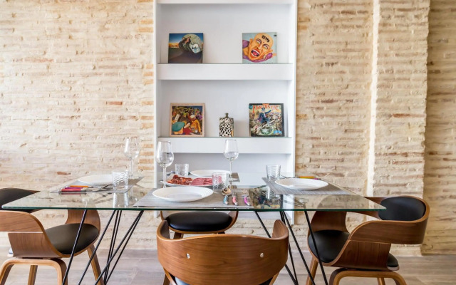 CENTER-Luxurious 1BR, 1BA-Terrace, WI-FI, A/C