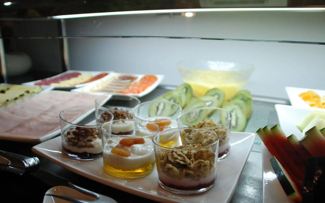 Eco Alcala Suites