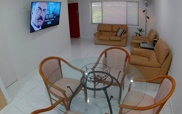 2 Bedroom Apartment in Surfers Central