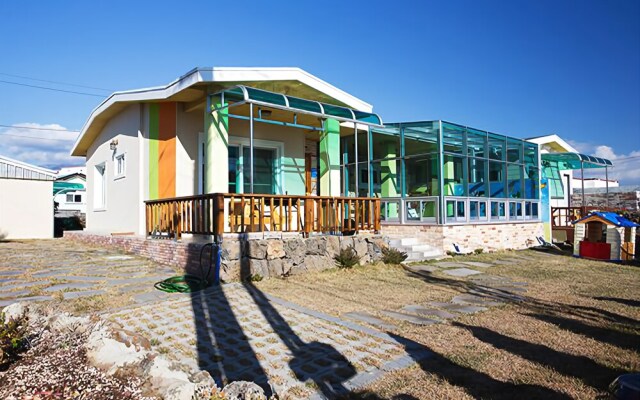 Seogwipo Wolpyeong I-kiz Pension