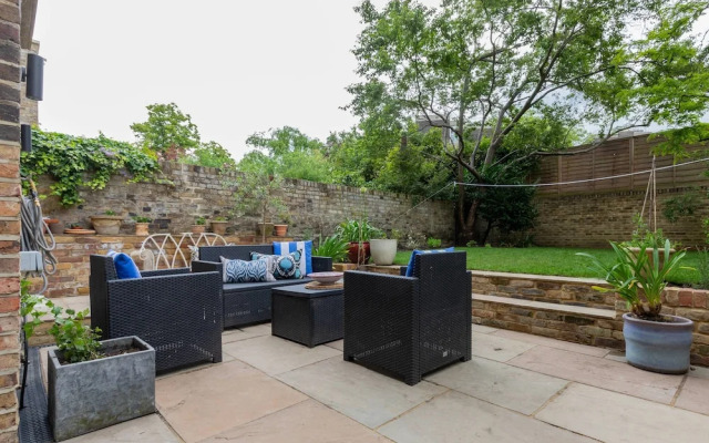 Rochester Road II by Onefinestay