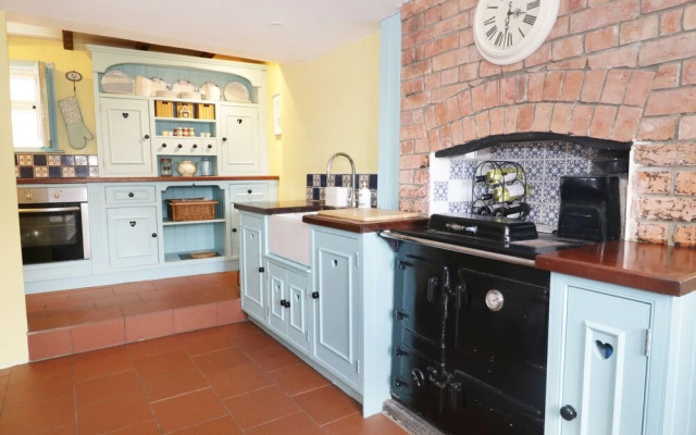 2 Wisteria Cottages, Chard