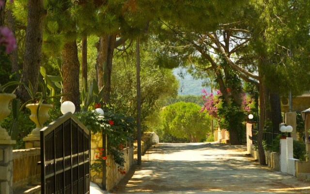 Pyrgaraki Studios and Apartments