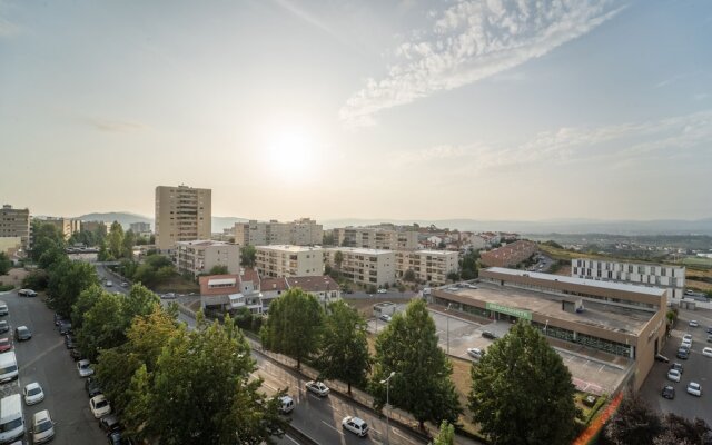 House and People - Feliciano Ramos 2