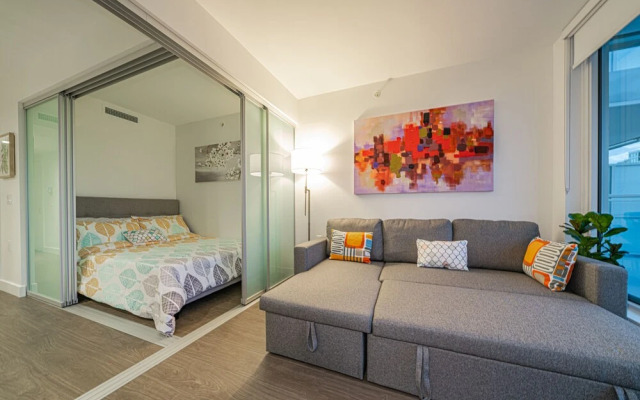 Charming Oasis Close to Airport & Downtown