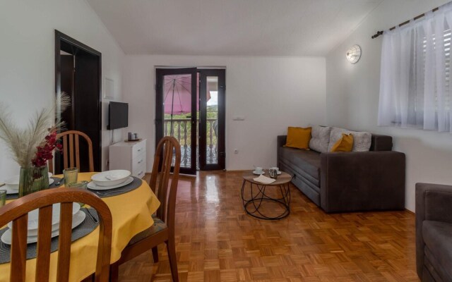 Amazing Apartment in Jadranovo With Wifi and 1 Bedrooms