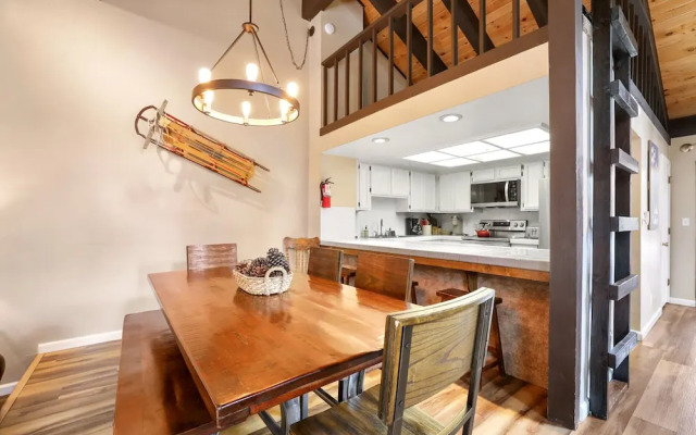 Heavenly Haven - Hot Tub + Seasonal HOA Pool