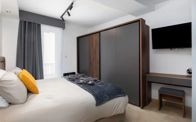 Big 2BD Duplex Penthouse & Large Terrace