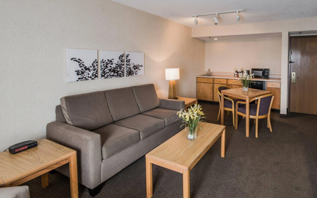 Sleep Inn & Suites