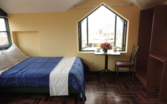 Cusco Plaza Nazarenas