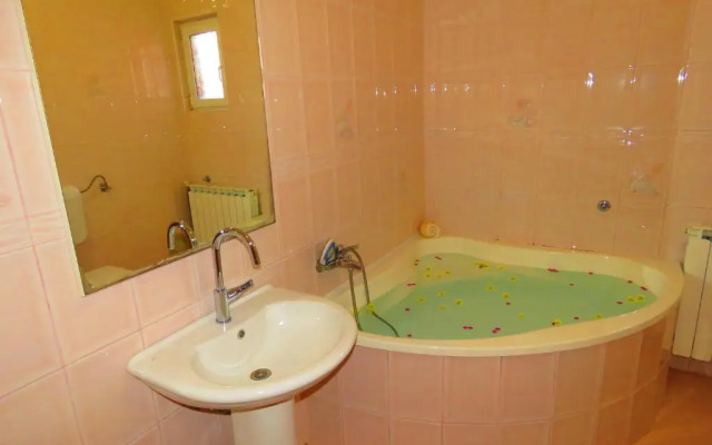 Apartman Smilje with Heating Pool