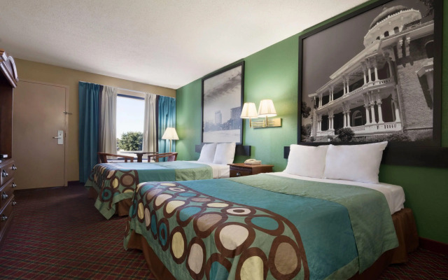 Super 8 by Wyndham Hattiesburg North/University Area