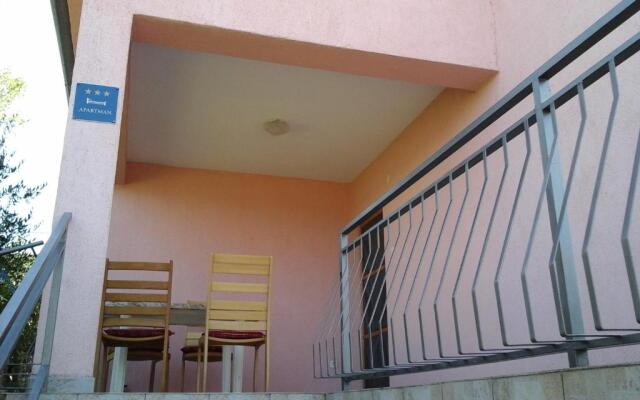 Apartment Vrulje