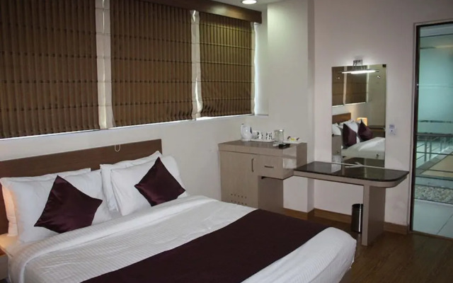 Hotel Hyphen Noida