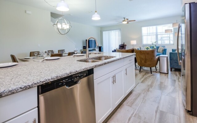 5 Bedroom House for 10 at Storey Lake