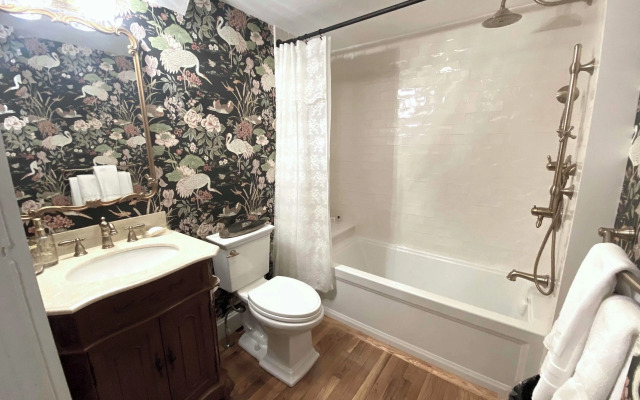 Silsbee's by Daniels House