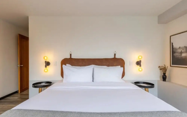 w Spectacular 2BR in Cabrera