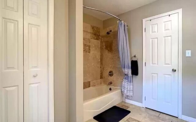 Windwood Villa 4 Bedroom Home by RedAwning