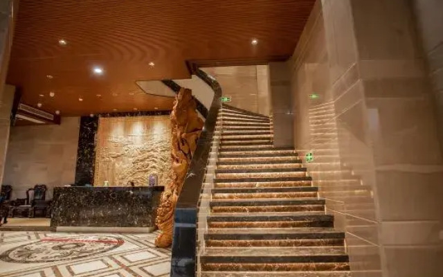 Baiyun Business Hotel (Jianye Railway Station)