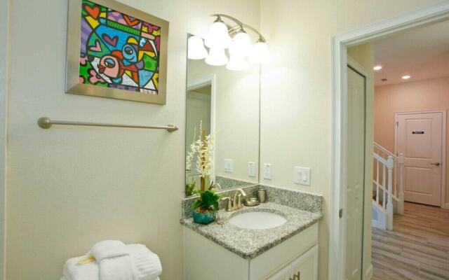 4839 Kings Castle Circle 5 Bedroom Home