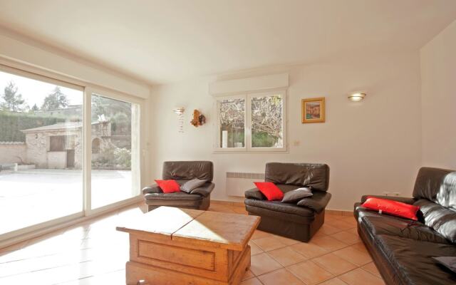 Villa With air Conditioning and Private Pool 1 km From Saint-paul-en-foret and 35 km From the sea