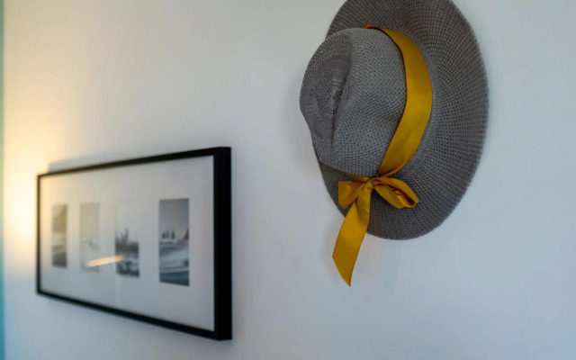 Sun House by LovelyStay