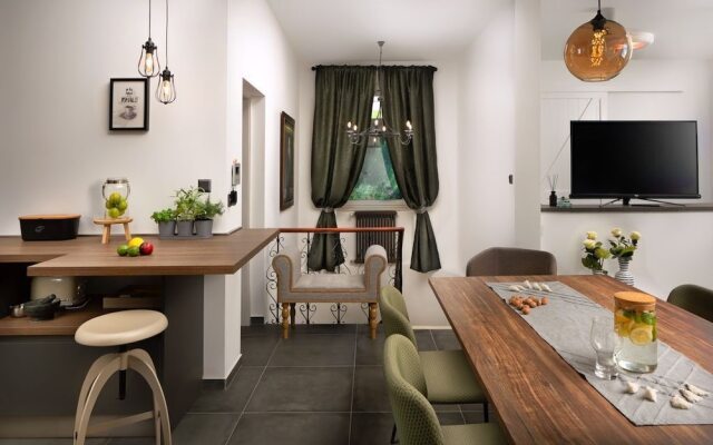 Luxury Sea View Apartment Altana