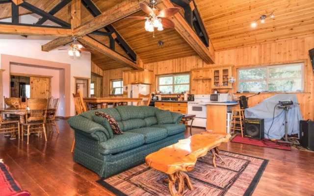 DiamondStone Guest Lodges