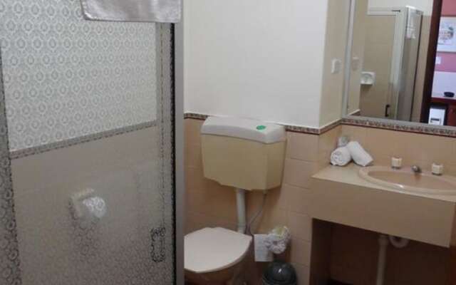 The Clifton & Grittleton Lodge