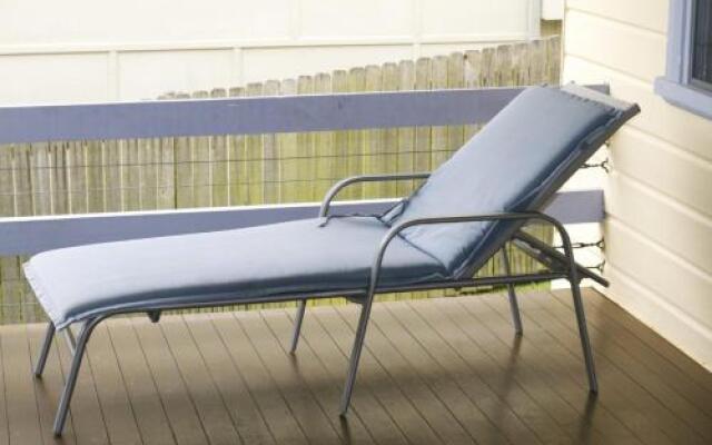 Lorikeet Retreat, 11 Hodgson Street