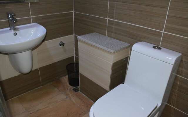 Platinum Inn Gee Hotel