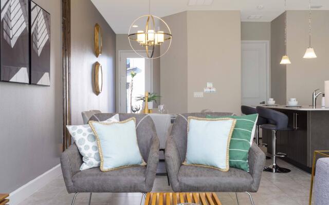 Breathtaking Home Private Hot Tub