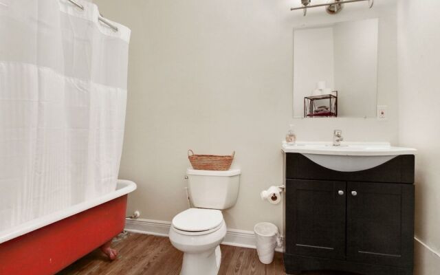 Montgomery Apartments on Magazine Street