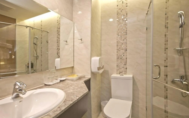 Renyi Lake Hotel