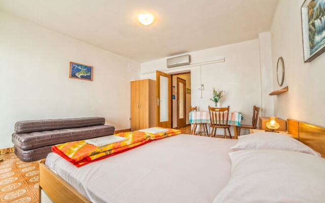 Apartments Lukin / Studio 4/2