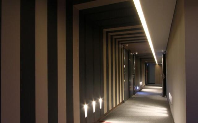 Valentine Hotel