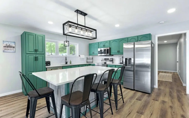 The Lake Shack Waterfront Life