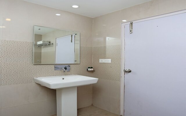 OYO 10653 Hotel Clark