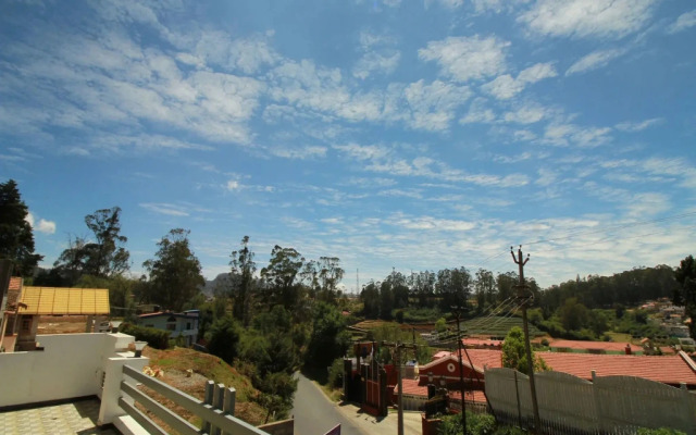 Pine Hill Suites By OYO Rooms