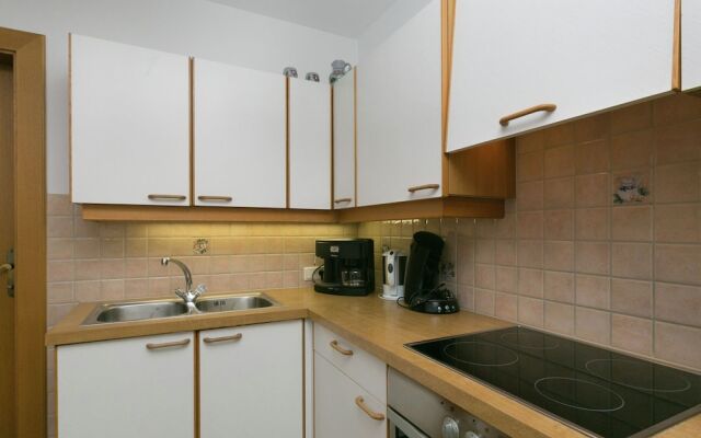 Modern Apartment in Uderns Near Ski Area